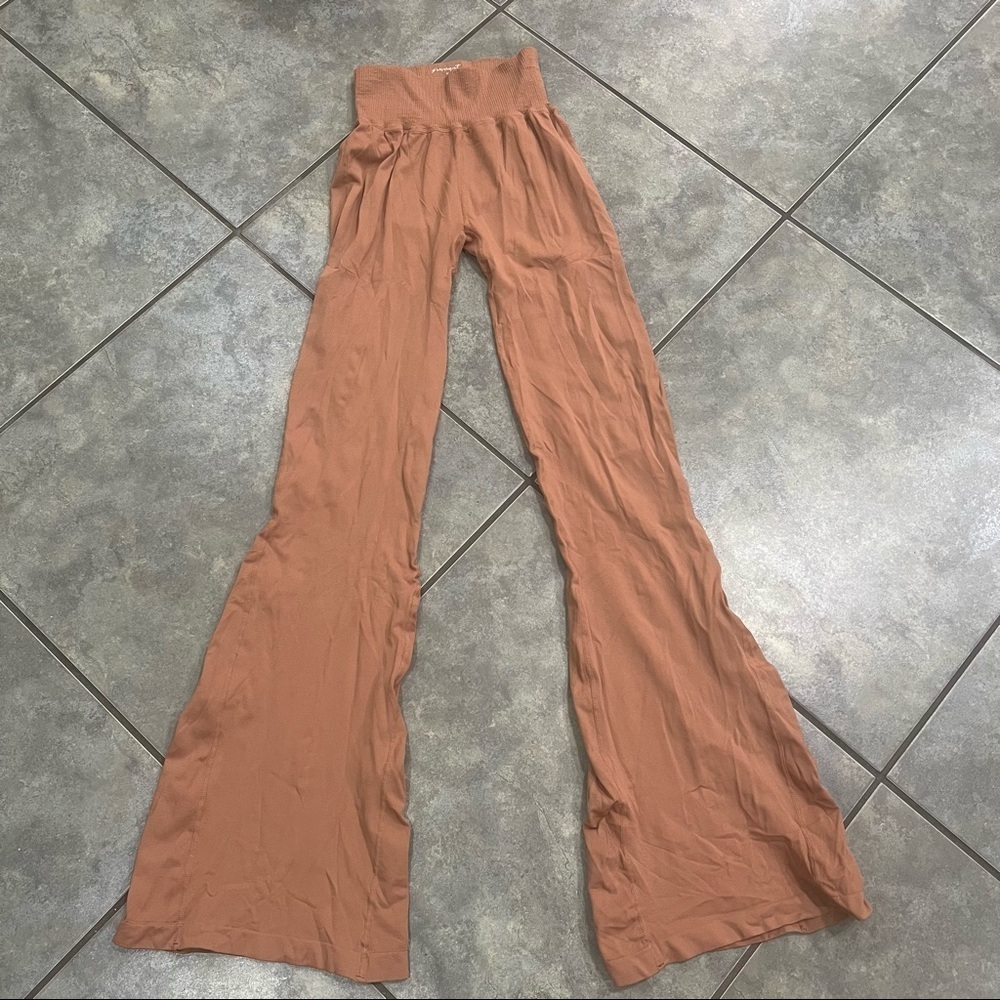 Free People Movement Leggings The Class Flare Ribbed Waist Tan Sz XS/S Workout